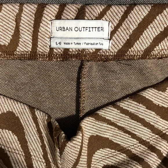 Urban Outfitters Cream and Brown Zigzag Flare Pants - Picture 4 of 5